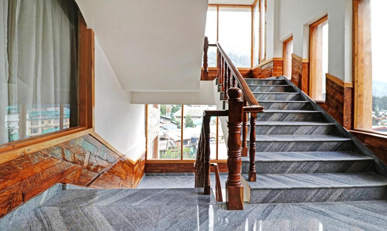 Treebo Premium Sattva With Mountain View Hotel Manali  Exterior photo