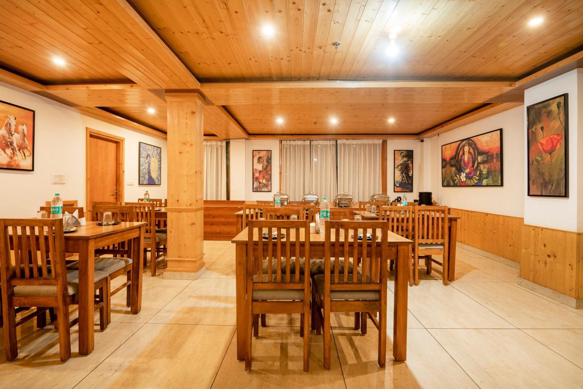 Treebo Premium Sattva With Mountain View Hotel Manali  Exterior photo