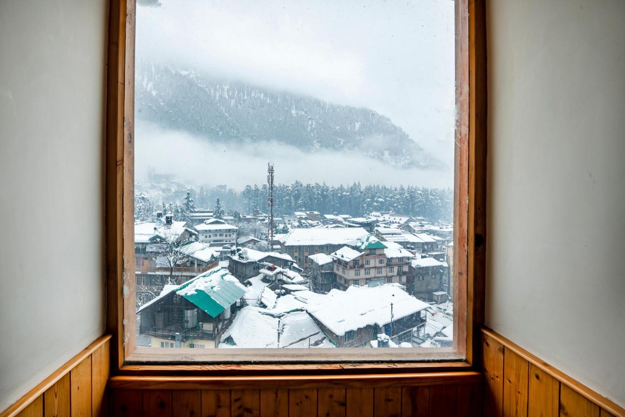 Treebo Premium Sattva With Mountain View Hotel Manali  Exterior photo