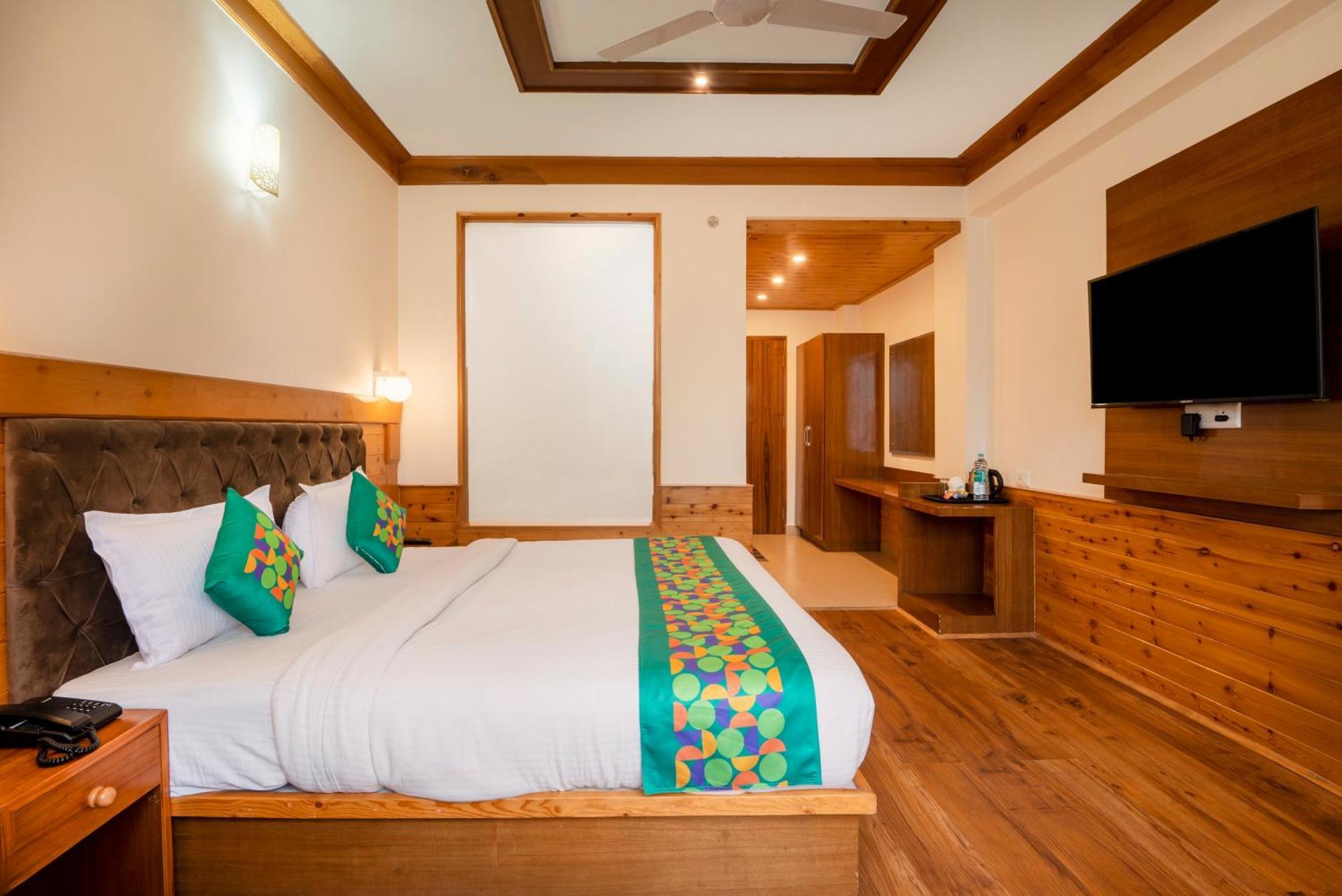 Treebo Premium Sattva With Mountain View Hotel Manali  Exterior photo