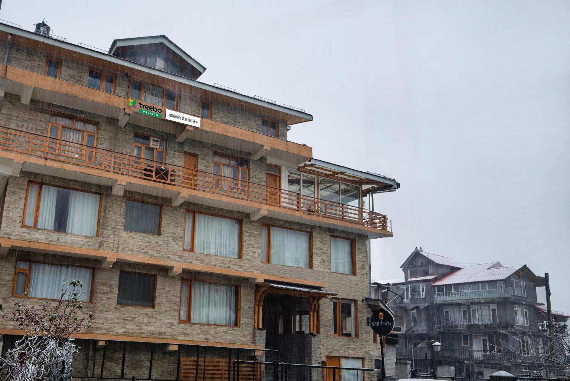 Treebo Premium Sattva With Mountain View Hotel Manali  Exterior photo