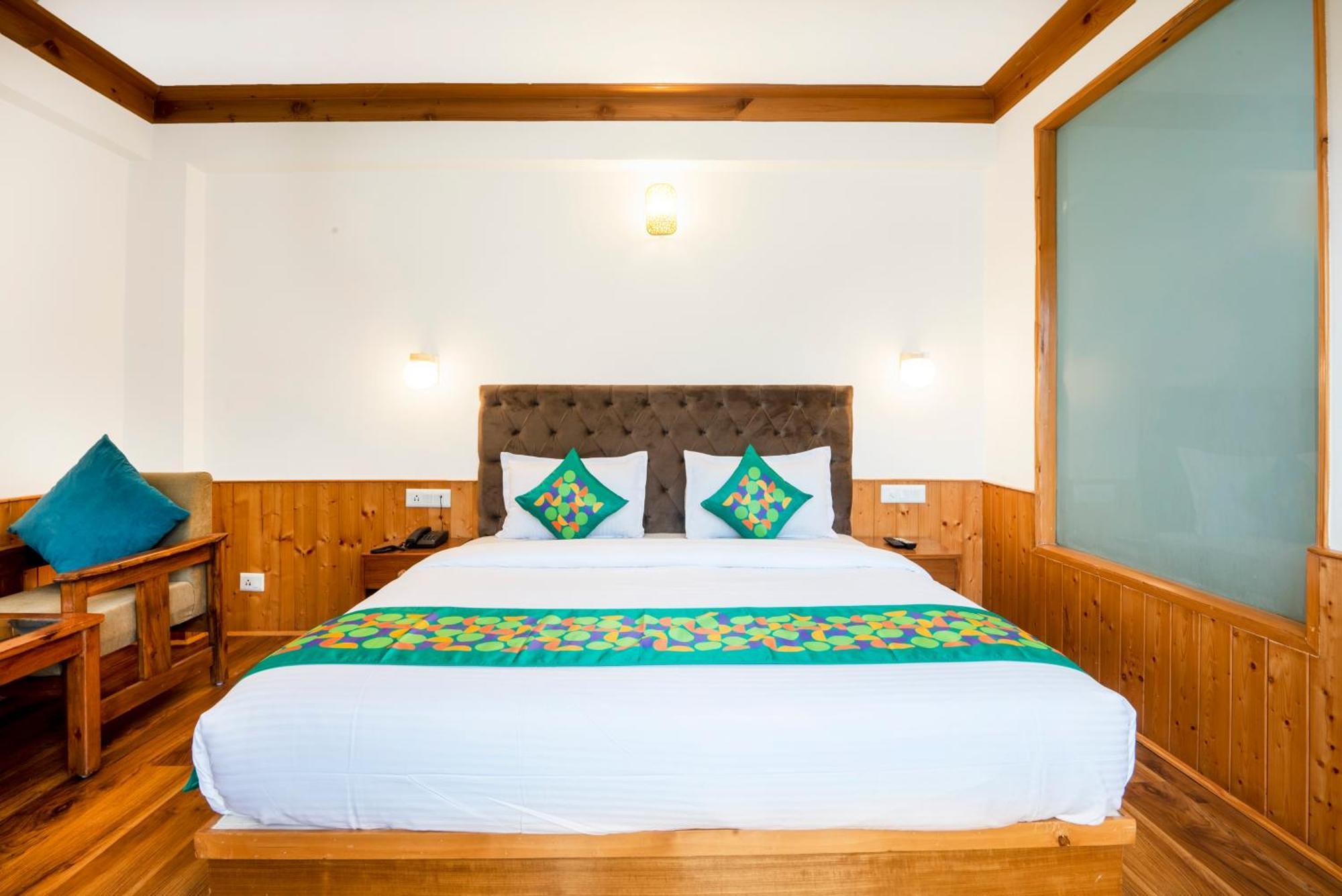 Treebo Premium Sattva With Mountain View Hotel Manali  Exterior photo