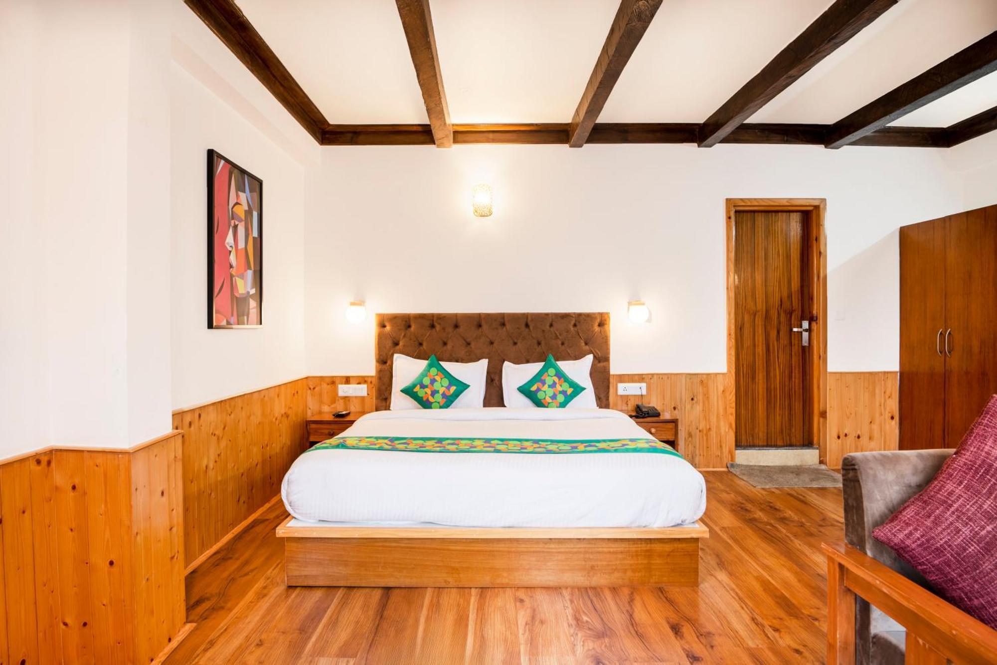 Treebo Premium Sattva With Mountain View Hotel Manali  Exterior photo