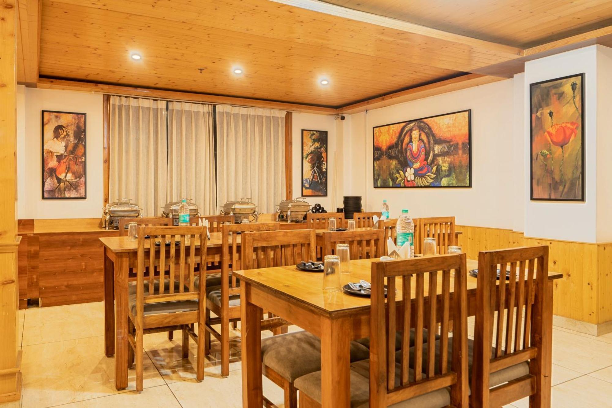 Treebo Premium Sattva With Mountain View Hotel Manali  Exterior photo