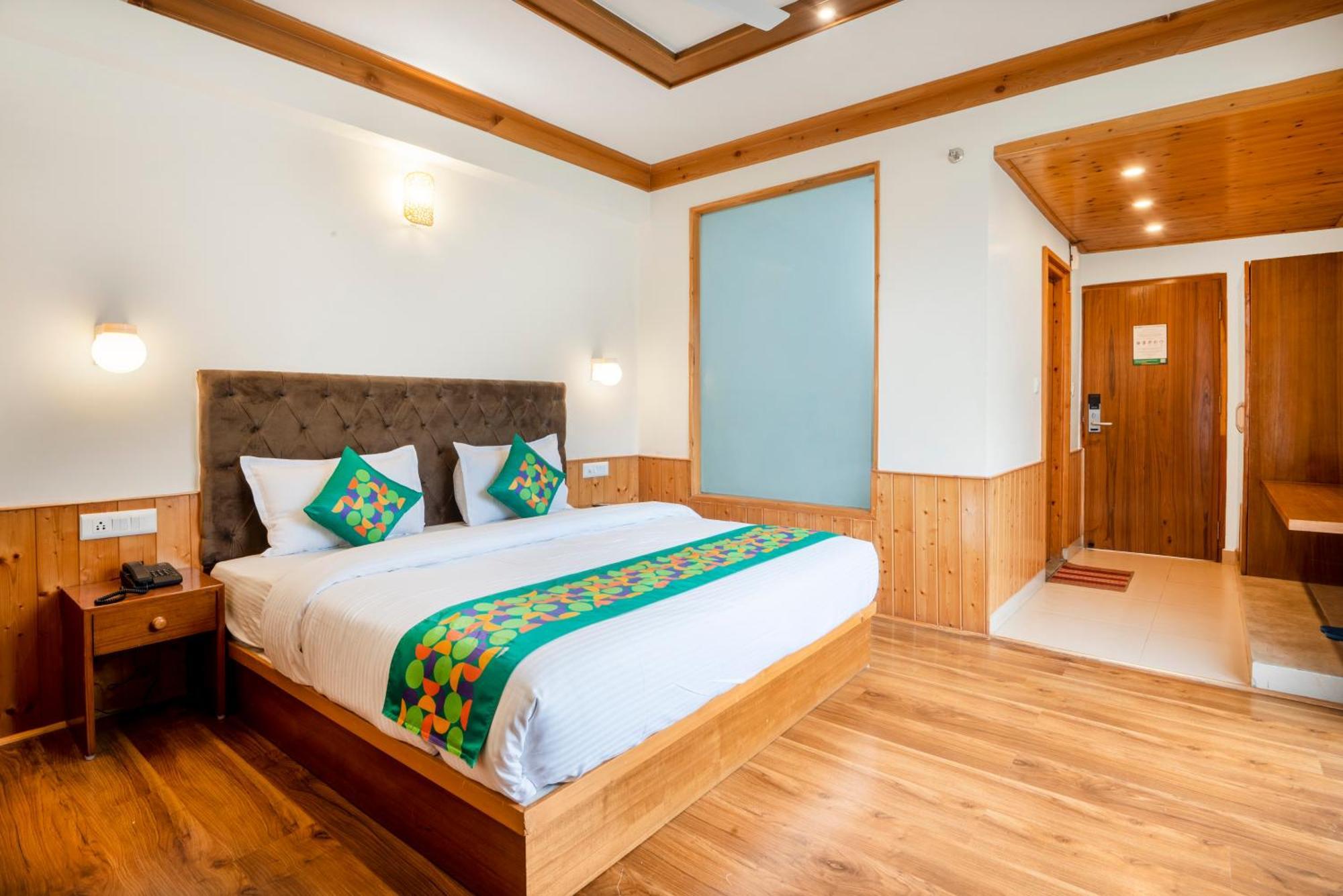 Treebo Premium Sattva With Mountain View Hotel Manali  Exterior photo